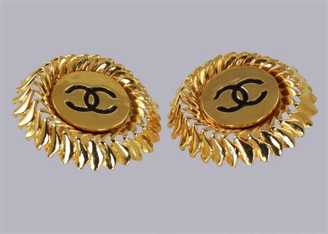 vintage chanel clip on earring